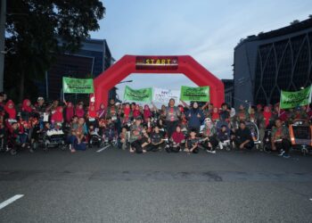 SEBAHAGIAN daripada 6,000 peserta yang memeriahkan acara Army Run 2026 di Putrajaya, di sini hari ini.