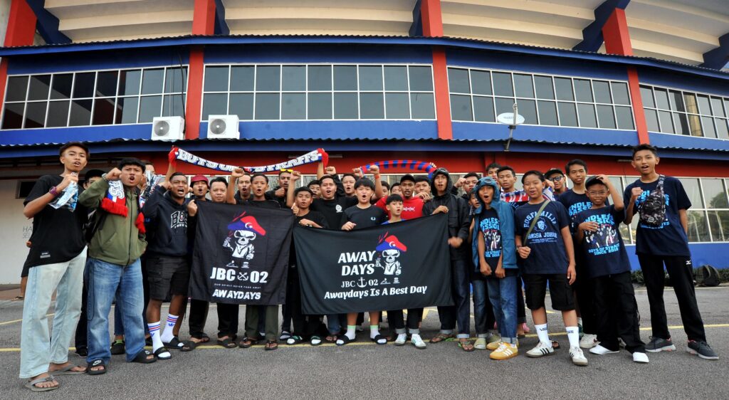 110 bas bawa penyokong JDT ke Bukit Jalil sempena final Piala Malaysia
