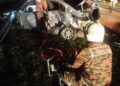 PASUKAN bomba menjalankan operasi mengeluarkan mangsa yang tersepit dalam kemalangan membabitkan tiga kenderaan di Lebuhraya Segamat Kuantan dekat Muadzam Shah di Pekan, Pahang.