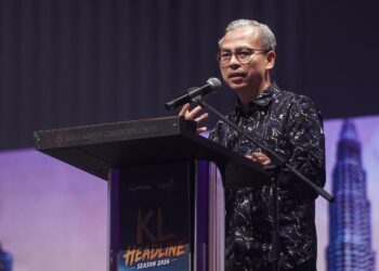 FAHMI Fadzil berucap melancarkan KL Headline Season 2026, di sini hari ini. - UTUSAN/ISKANDAR ISHAK
