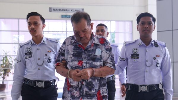 Langgar dua beradik maut