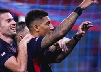 AKSI pemain Johor Darul Ta'zim (JDT) menentang KL City, semalam. - IHSAN JDT