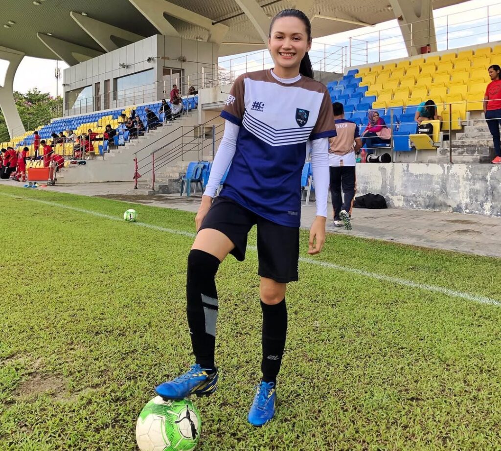 Bola sepak bukan untuk lelaki sahaja – Hanna Aqeela