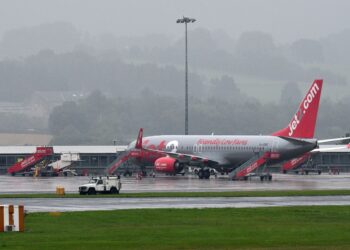 GAMBAR fail pesawat Jet2. - AFP