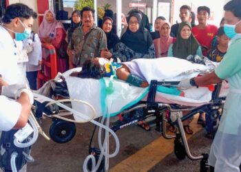 MAS Siti Rosnani Rosli menerima rawatan di Hospital Sultan Ismail Petra, Kuala Krai, Kelantan.