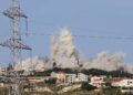 ASAP kelihatan naik dari lokasi serangan udara Israel di Erzay, selatan Lebanon semalam. - AFP