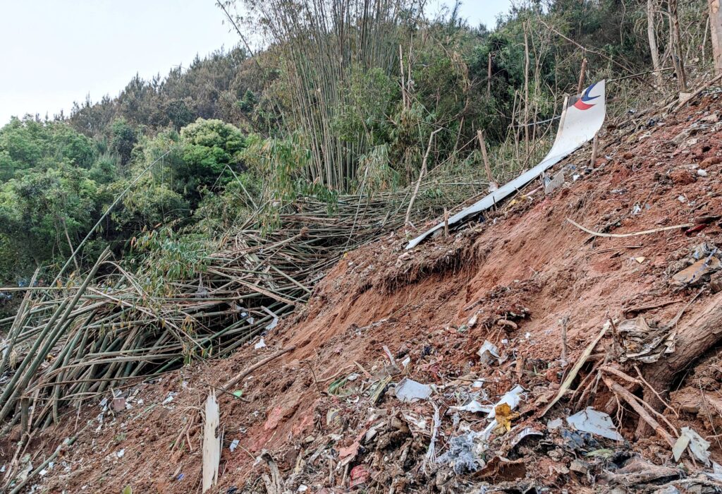 China didakwa rahsiakan punca sebenar tragedi pesawat terhempas
