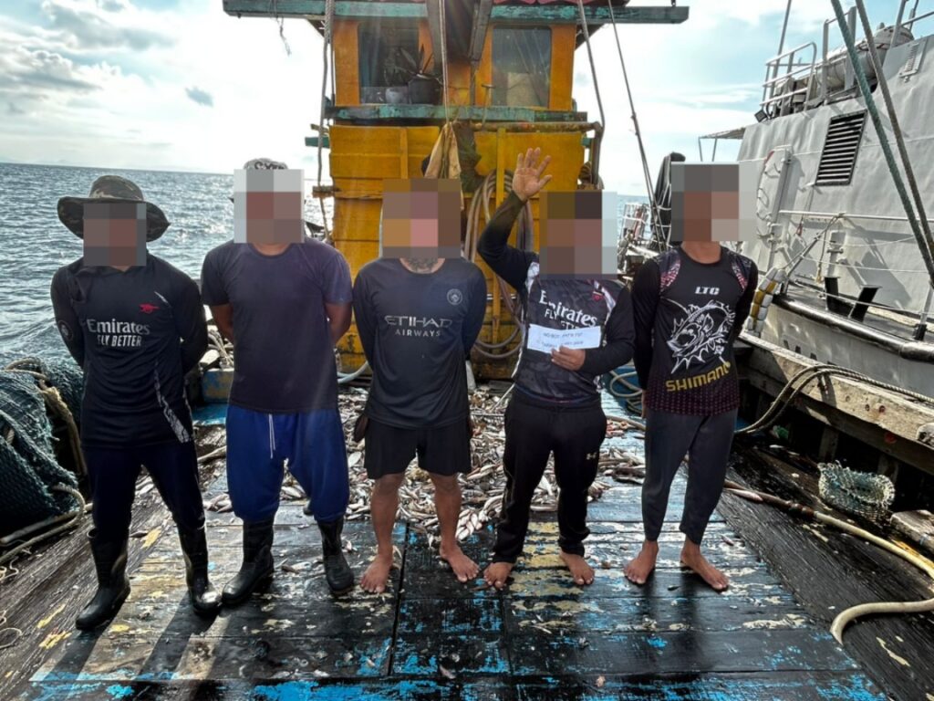Maritim tahan bot pukat tunda, lima kru warga Myanmar