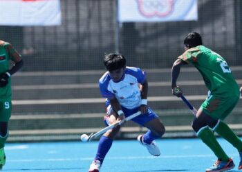 AKSI skuad hoki remaja lelaki kebangsaan menentang Bangladesh dalam saingan Piala Asia Bawah 18 di Kakamigahara, Jepun, semalam. - IHSAN PERSEKUTUAN HOKI ASIA