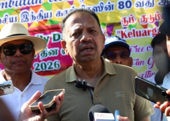 A. VIGNESWARAN ditemui pemberita pada Sambutan Hari Keluarga sempena Ulang Tahun MIC ke-80 di Taman D.R Seenivasagam di Ipoh hari ini.
