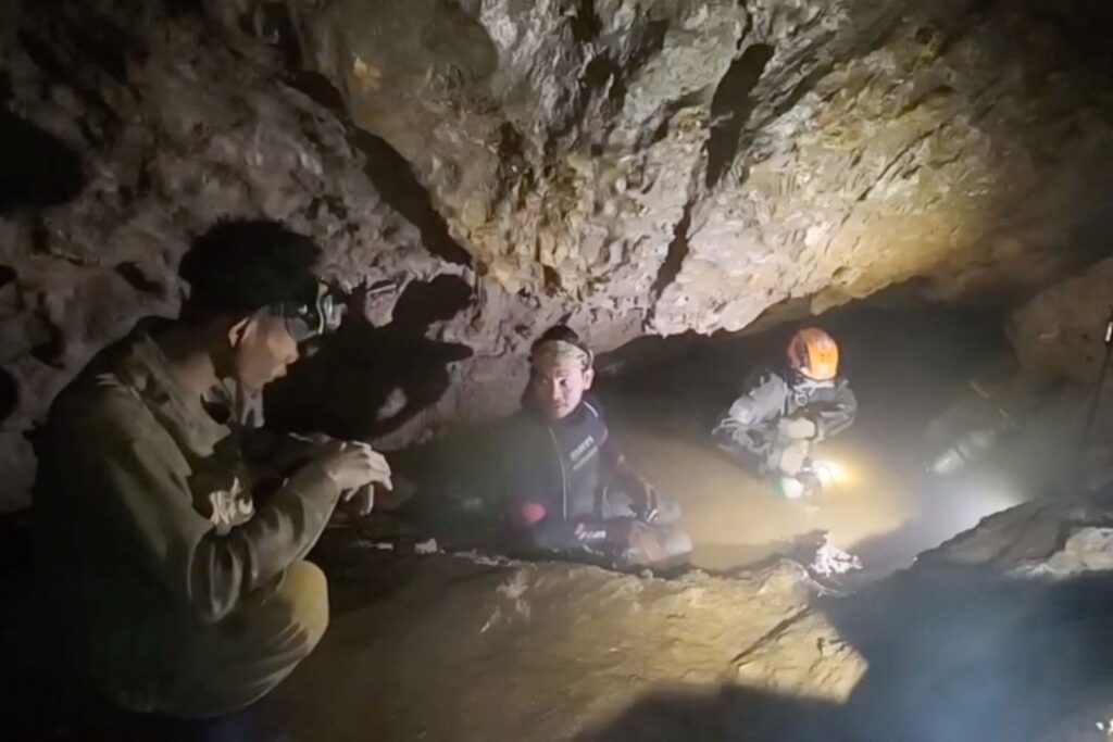 Penyelam Malaysia bantu selamatkan 4 lelaki terperangkap dalan gua Laos