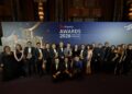KELVIN Lee Chin Chuan (tengah) bersama pasukan pengurusan syarikat menunjukkan anugerah yang dimenangi pada majlis StarProperty Real Estate Developer Awards 2026 di Petaling Jaya, baru-baru ini.