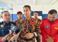 YUSRI Mohd. Yusoff @ Hashim ketika sidang akhbar di Pos Kawalan Hadapan di Kem Batalion 3, Pasukan Gerakan Am (PGA) Bidor hari ini.