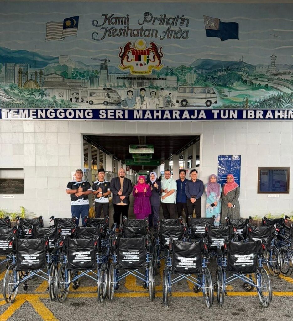 YAR sumbang kerusi roda, peralatan hospital