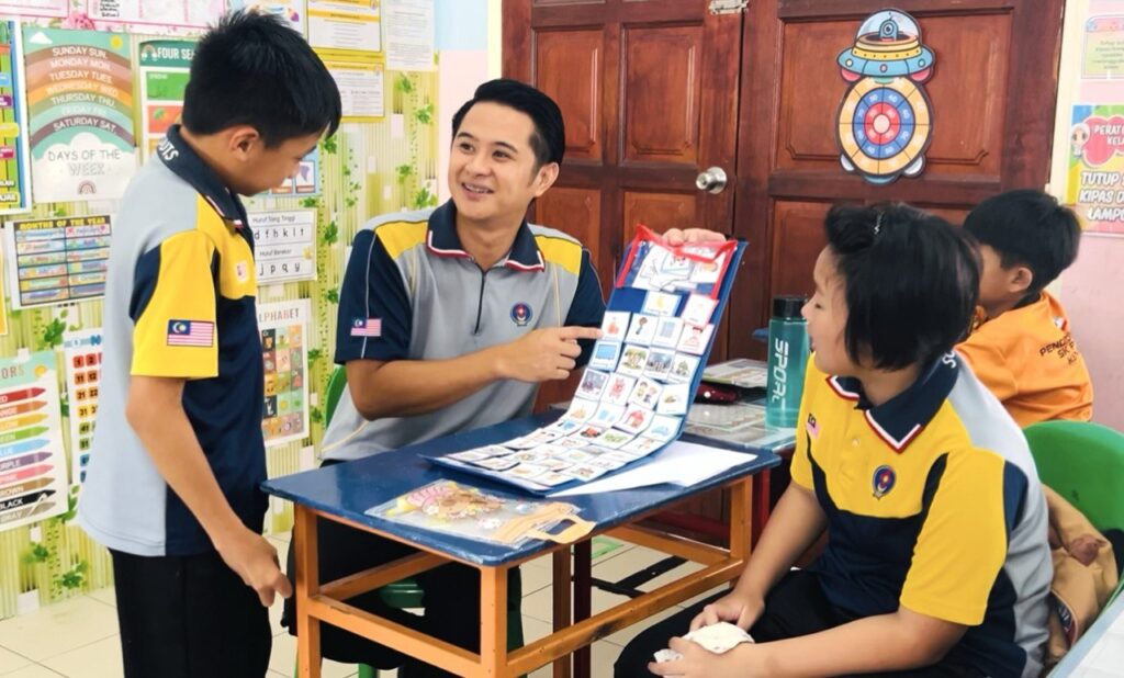 Dr. Velerie bawa suara murid istimewa ke pentas dunia