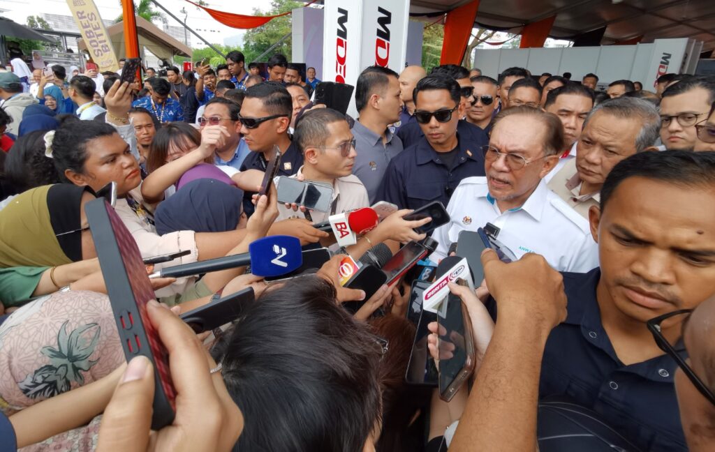 Tiada pengampunan untuk Jho Low- Anwar