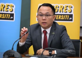 DANIEL Gooi Zi Sen ketika sidang akhbar di Bangunan DUN Pulau Pinang, hari ini. - UTUSAN/SAFINA RAMLI