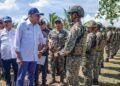 ANWAR Ibrahim melawat Pos Dogotan di Pulau Banggi, Kudat, sebuah pos keselamatan penting berhampiran perairan sempadan Filipina di utara Sabah. Foto PEJABAT PERDANA MENTERI