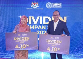 Norliza Abdul Rahim dan Ahmad Dasuki Abdul Majid ketika mengumumkan dividen Simpan SSPN 2025 di Kuala Lumpur, kelmarin. – UTUSAN/MOHD FARIZWAN HASBULLAH