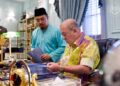 YANG di-Pertuan Agong, Sultan Ibrahim berkenan menerima persembahan laporan pembinaan lima masjid baharu di Johor dalam sesi mengadap yang berlangsung di Istana Pasir Pelangi, hari ini. FACEBOOK SULTAN IBRAHIM