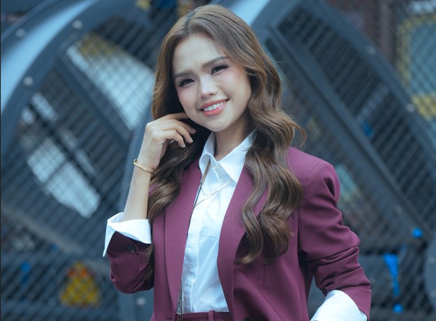 Bella Astillah dihujani kritikan penampilan seksi, netizen kaitkan status tunang Syed Saddiq