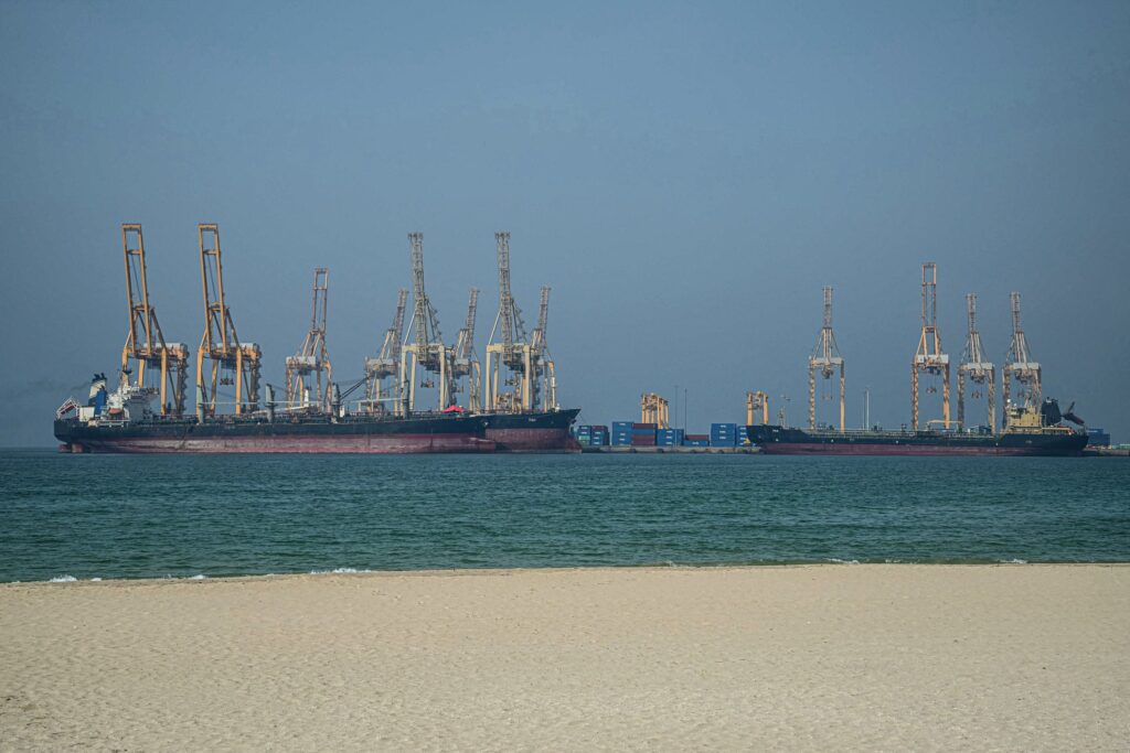Iran serang AS di Selat Hormuz
