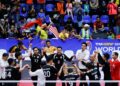 PASUKAN Malaysia meraikan kemenangan selepas menewaskan pasukan Myanmar dengan keputusan 3-0 dalam acara sepaktakraw Regu Berkumpulan pada Kejohanan Piala Dunia Sepaktakraw TM ISTAF 2026 di Stadium Titiwangsa di sini, semalam. - UTUSAN/SHIDDIEQIIN ZON
