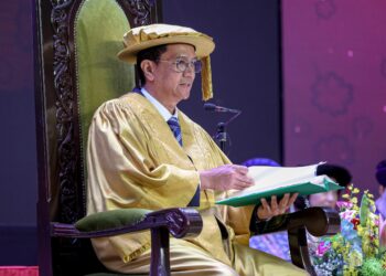 TENGKU Sarafudin Badlishah Ibni Al-Aminul Karim Sultan Sallehuddin berkenan menyampaikan titah ucapan pada Majlis Konvokesyen MSU Ke-37 di MSU, Shah Alam hari ini. - UTUSAN/FARIZ RUSADIO