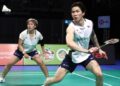 Chen Tang Jie-Toh Ee Wei menundukkan rakan senegara yang juga gandingan profesional baharu negara, Hoo Pang Ron-Lai Pei Jing 21-14, 21-19 dalam Terbuka Singapura, semalam. - AFP
