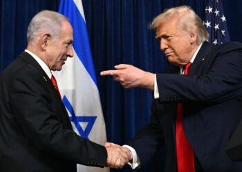 GAMBAR fail Donald Trump dengan Benjamin Netanyahu. - AFP