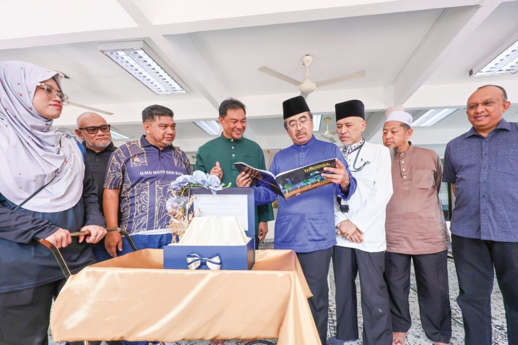 Surau sebagai medium penyatuan ummah