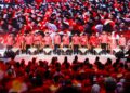 AHMAD Zahid Hamidi bersama barisan kepimpinan UMNO pada Konvensyen 80 Tahun UMNO di Pusat Dagangan Dunia, Kuala Lumpur, semalam. – MINGGUAN/SHIDDIEQIIN ZON