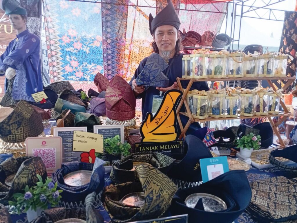 Martabat seni warisan tanjak Terengganu