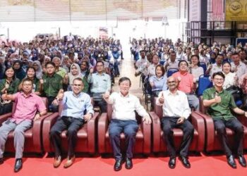 CHOW Kon Yeow (tengah) ketika merasmikan majlis peluncuran Program Taskal 2026 dan Taskal Pioneer 2026 di George Town, Pulau Pinang. baru-baru ini. – UTUSAN/SAFINA RAMLI.