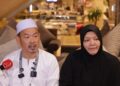 MUHAMMAD Zamarul Hafiz Ho Abdullah bersama Kamariah Othman ketika ditemui Mekah baru-baru ini.