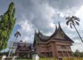 NEGERI Sembilan kini dilanda kemelut politik, adat dan berkenaan perlembagaan negeri itu.-UTUSAN/MOHD. SHAHJEHAN MAAMIN.