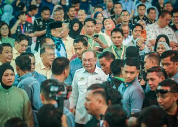 ANWAR Ibrahim ketika menghadiri Sambutan Hari Pekerja Peringkat Kebangsaan 2026 di Bukit Jalil, Kuala Lumpur hari ini.-UTUSAN/MUHAMAD IQBAL ROSLI