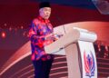 Presiden UMNO, Datuk Seri Dr. Ahmad Zahid Hamidi berucap pada Majlis Penutup dan Penyerahan Resolusi Kongres Pendidikan Bumiputera 2026 sempena Ulangtahun UMNO ke-80, di Pusat Dagangan Dunia, di sini hari ini. -UTUSAN/SHIDDIEQIIN ZON
