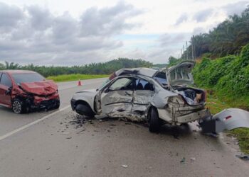 SEORANG ibu dan anak perempuannya maut selepas kenderaan Proton Persona dinaiki mereka bertembung dengan sebuah Perodua Bezza di Kilometer 71, Jalan Johor Bahru-Mersing, Kota Tinggi.