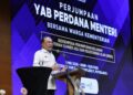 ANWAR Ibrahim ketika berucap pada majlis perhimpunan bulanan warga NRES di Putrajaya.