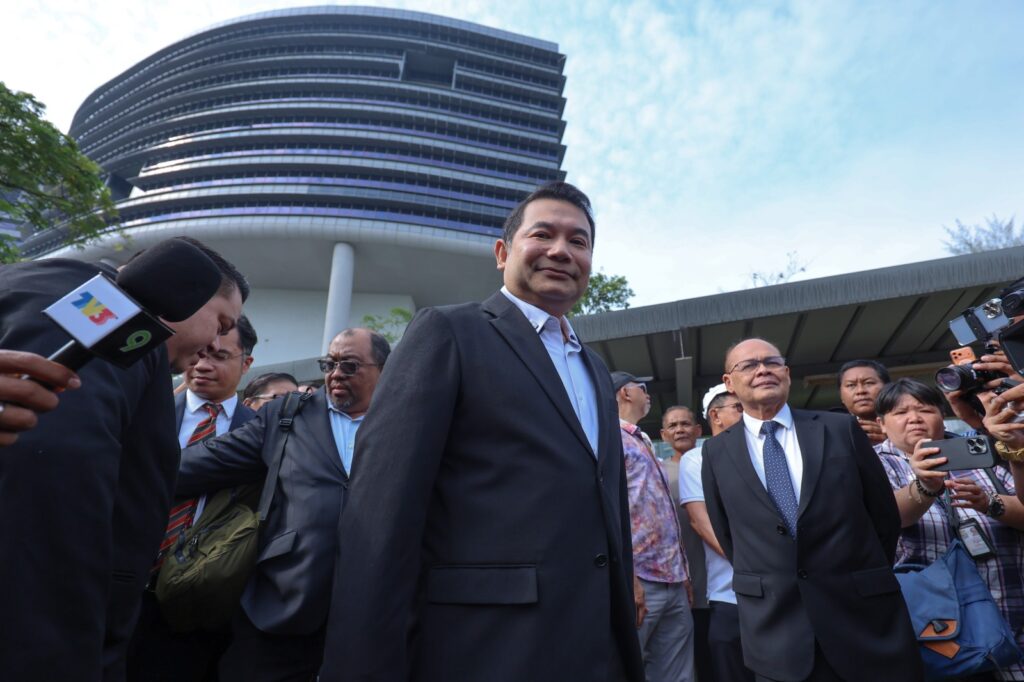 Rafizi hadir beri keterangan di SPRM