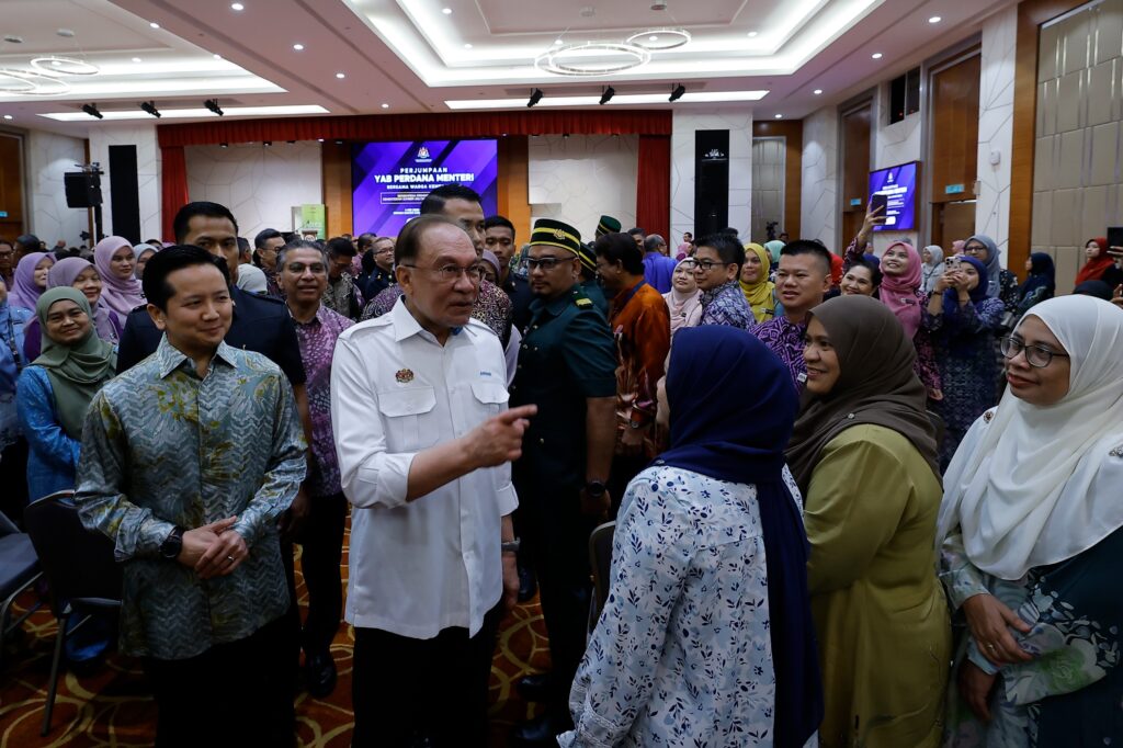 Pelarasan perbelanjaan kerajaan: Pengambilan doktor, jururawat tidak terjejas – PM