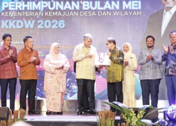 AHMAD Zahid Hamidi ketika perhimpunan bulanan KKDW di Putrajaya.
