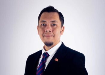 AHMAD FADHZIL MOHAMAD
