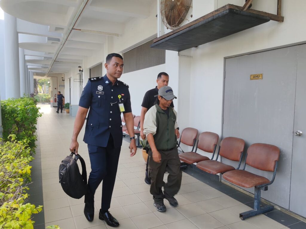 Padah hina Agong, peniaga dipenjara tiga bulan, denda RM5,000