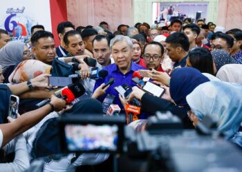 AHMAD Zahid Hamidi  pada Perhimpunan Kami Gen MARA, di Pusat Dagangan Dunia Kuala Lumpur, di sini hari ini.-UTUSAN/SHIDDIEQIIN ZON