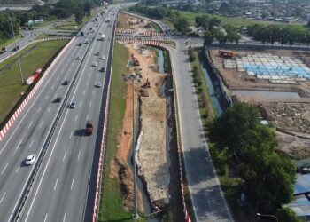 KERJA-KERJA awalan Pakej 1 bagi Projek PTJSD di Pulau Pinang kini telah siap dan ketika ini, kerja-kerja pengalihan utiliti, geoteknikal dan lain-lain sedang giat dijalankan di tapak projek.-GAMBAR/PLUS MALAYSIA BERHAD (PLUS)