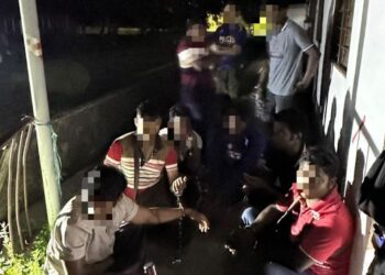 ANTARA warga Rohingya yang ditahan menerusi Ops Pintas (TIP) Pemerdagangan Manusia di sebuah inap desa sekitar Jalan Padang Nyu, Arau, Perlis semalam.