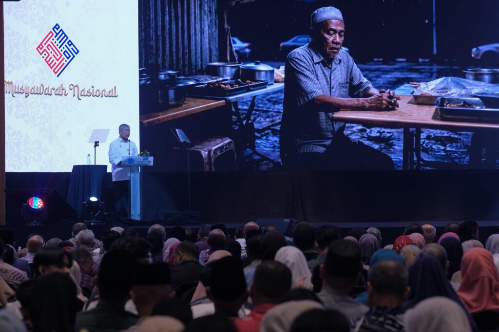 Politik dendam, prasangka hanya lemahkan suara Melayu – Ahmad Zahid