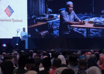 AHMAD Zahid Hamidi berucap ketika majlis Musyawarah Nasional di hotel Premiera Kuala Lumpur hari ini. - UTUSAN/M. FIRDAUS M. JOHARI